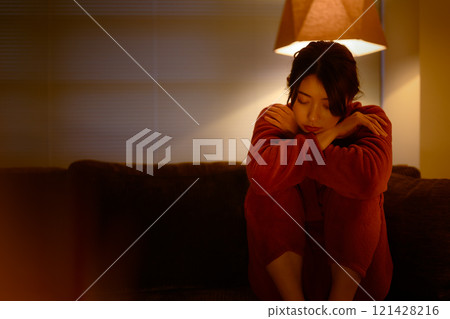 Indoor female portrait Indoor female portrait 121428216