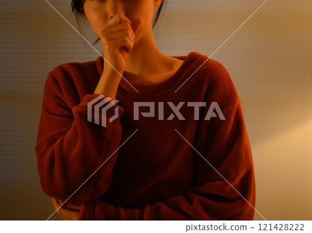 Indoor female portrait 121428222