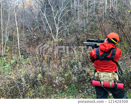 獵人瞄準獵物的那一刻 121428309