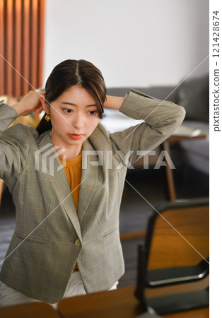 Indoor female portrait Indoor female portrait 121428674