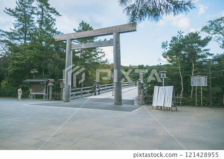 [伊勢神宮內宮] 大型鳥居 121428955