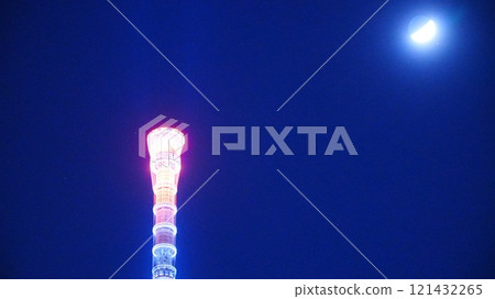 The moon shining above the Skytree 121432265