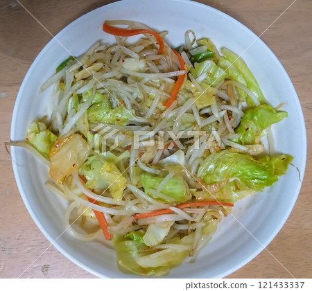 Healthy Korean-style stir-fried vegetables with lots of ingredients 121433337