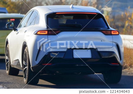 白色國產跑車形象 121434043