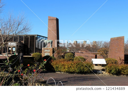 Negishi Forest Park and Horse Museum under the blue sky, former Negishi Racecourse, Yokohama, Kanagawa Prefecture 121434889