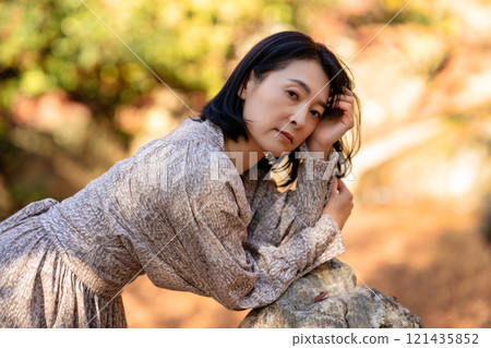 酷酷的中年女人 121435852