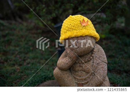 秋楓與地藏菩薩像 121435865