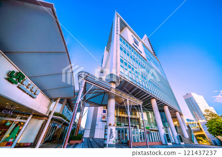 Yokohama cityscape in Japan - Sakuragicho Station and Hulic Minatomirai in the early morning, bathed in soft sunlight (3rd) 121437237