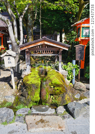 Yasaka Shrine, Kyoto, sacred water (Higashiyama-ku, Kyoto City, Kyoto Prefecture) Yasaka Shrine, Kyoto, sacred water (Higashiyama-ku, Kyoto City, Kyoto Prefecture) 121437338