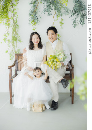 Family photo 121437958