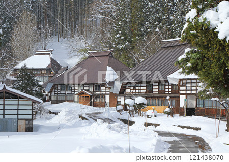 冬季重要傳統建築保存區的白馬村青尼村 冬季重要傳統建築保存區的白馬村青尼村 121438070