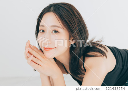 Natural beauty image of a young woman 121438254