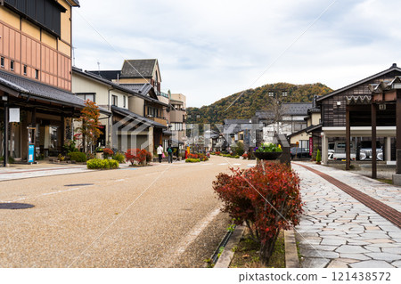 "Yuge Kaido" - the main street of Yamanaka Onsen | Tourist image | November photo | Kaga City, Ishikawa Prefecture "Yuge Kaido" - the main street of Yamanaka Onsen | Tourist image | November photo | Kaga City, Ishikawa Prefecture 121438572