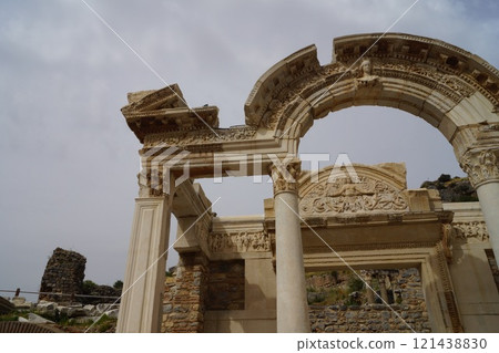 哈德良神廟，以弗所遺址，靠近土耳其伊茲密爾 121438830