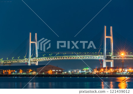 Night view of the Bay Bridge from Yamashita Park 121439012