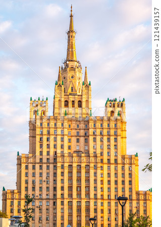 The view on the residential Stalinist high-rise building on Kudrinskaya Square. It is the one of seven Stalinist skyscrapers built in 1947-1954. 121439157
