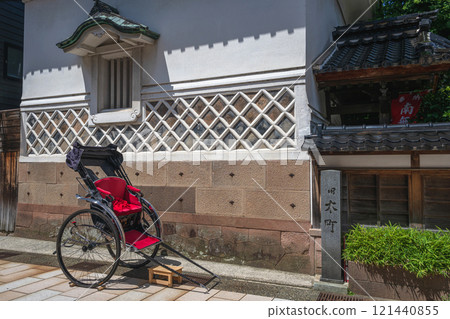 Scenery of castle town Kanazawa Higashi Chaya street 121440855