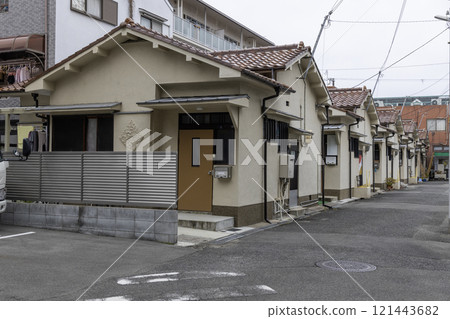 A scene from a Showa-era detached rental house in a certain city 121443682