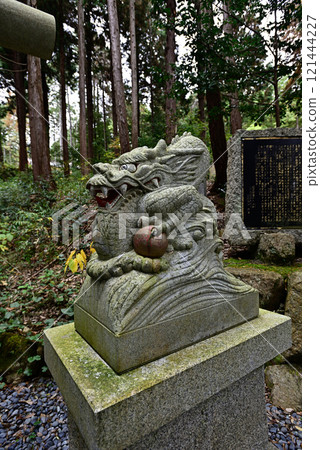 Okumiya Manai Shrine (Manai Shrine) A-row Koma-ryu 121444227