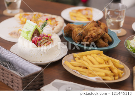 A sumptuous meal on the table at a Christmas party 121445113