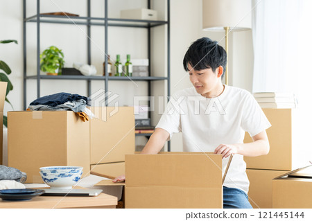 搬家的年輕人 搬家的年輕人 121445144