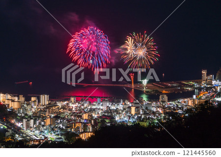 [靜岡縣]熱海煙火大會/俯瞰熱海市的夜景 121445560