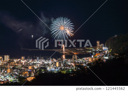 <Shizuoka Prefecture> Atami Fireworks Festival - Night view overlooking the city of Atami 121445562