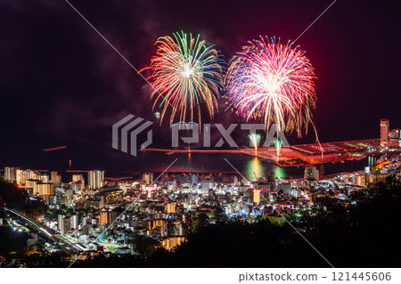 [靜岡縣]熱海煙火大會/俯瞰熱海市的夜景 121445606