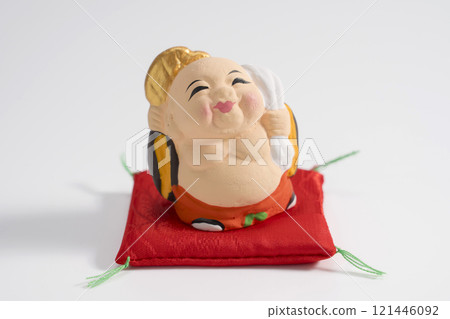 七個幸運神娃娃作為幸運符 121446092