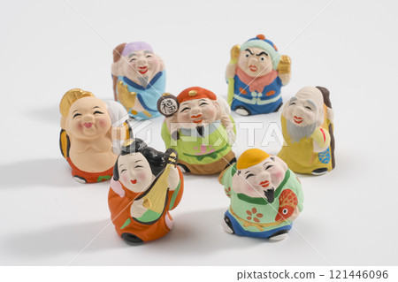 七個幸運神娃娃作為幸運符 121446096