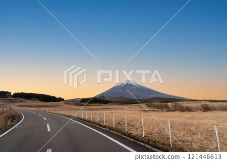 Susono City, Shizuoka Prefecture Evening view of Mt. Fuji (December) 121446613