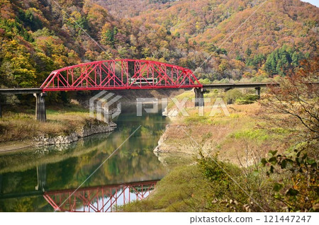 JR Kitakami Line in Autumn 121447247