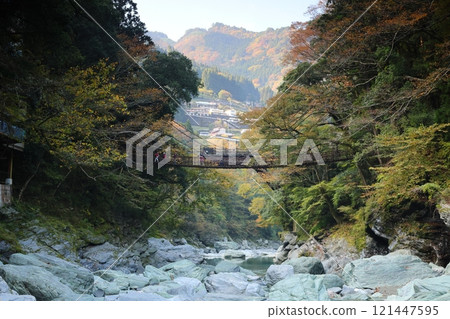 Iya's Kazura Bridge / One of Japan's Three Unusual Bridges [Zentoku, Nishiiyayama Village, Miyoshi City, Tokushima Prefecture] 121447595