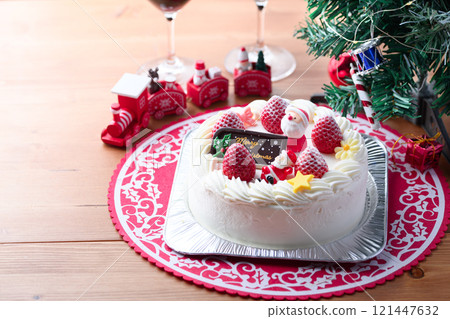 Christmas cake 121447632