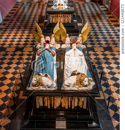 Tombs of the dukes of Burgundy, Dijon palace, France Tombs of the dukes of Burgundy, Dijon palace, France 121448673
