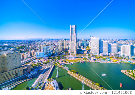 日本橫濱城市景觀全速航行的日本丸、富士山、櫻木町站、橫濱地標塔等=第3名 121451068