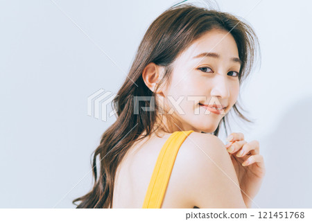 Beauty Hairstyle 121451768