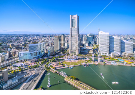 日本橫濱城市景觀 揚帆起航的日本丸、富士山、櫻木町車站、地標塔、天空鴨子等 121452308