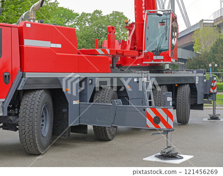 Mobile Crane Truck Stabilizers 121456269