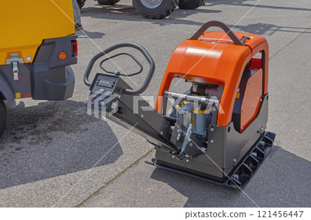 Reversible Plate Compactor Reversible Plate Compactor 121456447