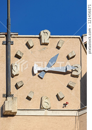 Public Wall Clock Belgrade 121456871