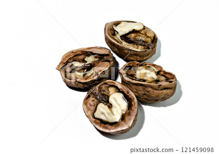 Open walnuts on white background, clipping path Open walnuts on white background, clipping path 121459098