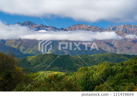 北阿爾卑斯山和雲海 北阿爾卑斯山和雲海 121459604