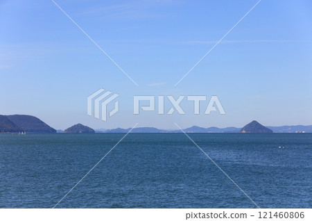 The Seto Inland Sea, a waterway between the islands of Ootsuchi and Kootsuchi in the Bisan Seto Strait, called "Tsuchido Strait (Tsuchinoto)" 121460806