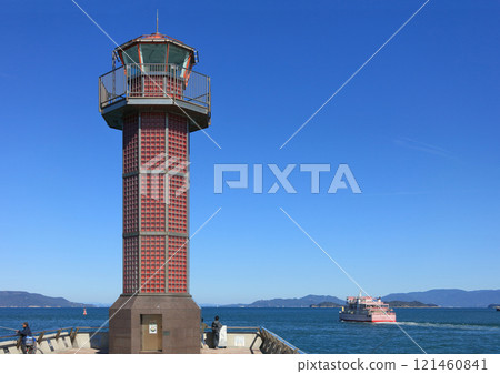 Red lighthouse and striped lighthouse at Takamatsu Port 121460841