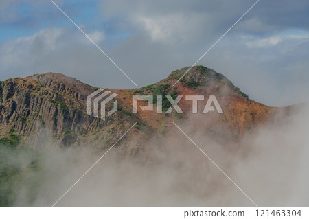 從小富士東山頂眺望樂田山 從小富士東山頂眺望樂田山 121463304