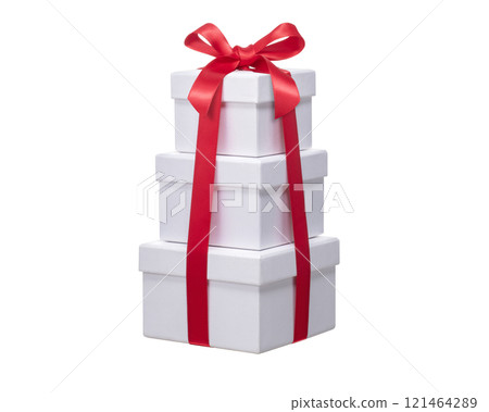 三個堆滿紅色絲帶的禮物盒 121464289