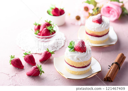 Strawberry Shortcake (Strawberry Shortcake) Strawberry Shortcake (Strawberry Shortcake) 121467409