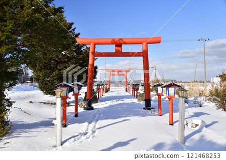 Photographing the grounds of Higashino Ebisu Shrine in Higashino, Yakumo-cho, Hokkaido in winter 121468253