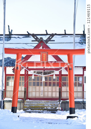 拍攝北海道八雲町東野市東浜稻荷神社境內的冬季風景 121469115
